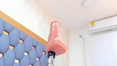 crystal_sm online show from March 8, 3:27 pm