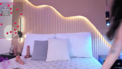 Chris online show from February 8, 3:37 pm