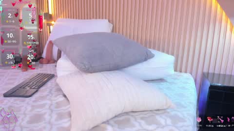 Chris online show from April 8, 8:42 pm