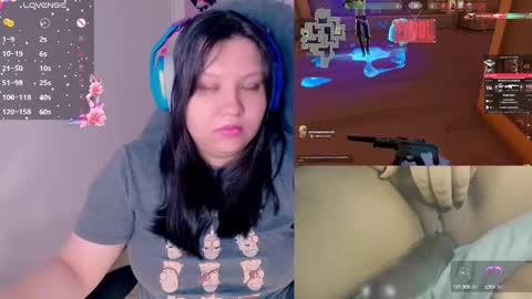 Snapshot of crystal_velvet01 chatting on December 5, 11:18 pm crystal online show from December 5, 11:18 pm