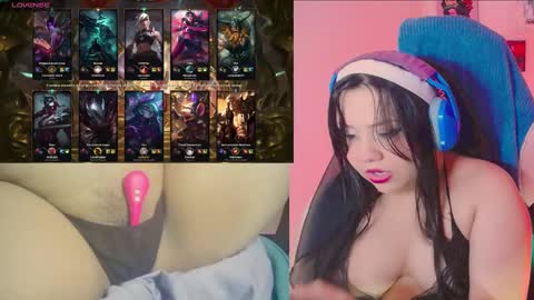 Snapshot of crystal_velvet01 chatting on February 4, 3:22 am crystal online show from February 4, 3:22 am