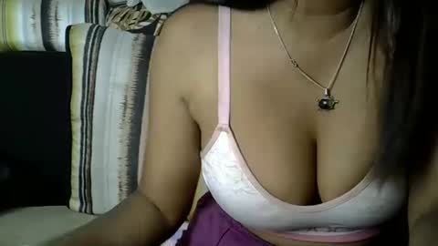 crystalbellax online show from April 9, 6:30 am