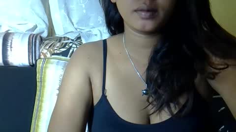 crystalbellax online show from June 3, 6:27 am