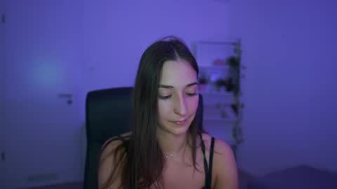 Crystalbrunette18 online show from April 13, 7:52 pm