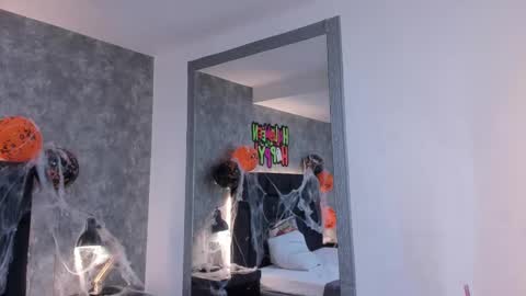 Snapshot of crystaldarliing chatting on October 22, 3:23 pm Crystal online show from October 22, 3:23 pm