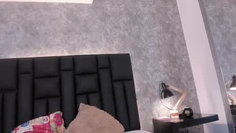 Snapshot of crystaldarliing chatting on November 26, 3:24 pm Crystal online show from November 26, 3:24 pm