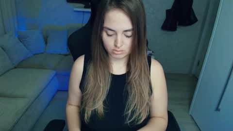 crystalemily online show from February 18, 7:54 pm