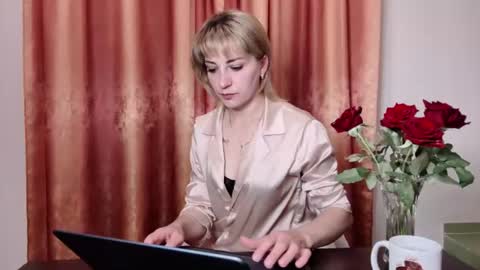 Mary online show from June 14, 8:55 pm