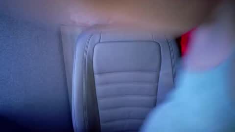 Snapshot of crystallkris chatting on December 17, 4:12 am Kristina online show from December 17, 4:12 am