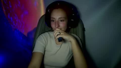 Snapshot of crystallkris chatting on December 21, 9:25 pm Kristina online show from December 21, 9:25 pm