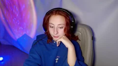 Snapshot of crystallkris chatting on December 24, 11:33 pm Kristina online show from December 24, 11:33 pm