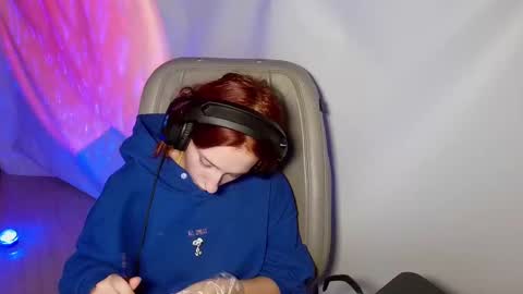 Snapshot of crystallkris chatting on December 25, 5:37 am Kristina online show from December 25, 5:37 am