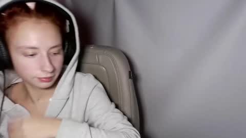 Snapshot of crystallkris chatting on December 27, 3:20 am Kristina online show from December 27, 3:20 am