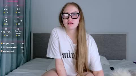 Lina online show from May 11, 4:04 pm