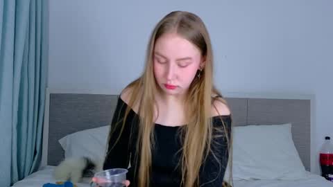Lina online show from May 12, 10:56 am