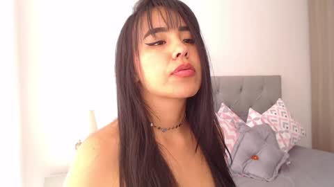 Snapshot of crysttalcandy chatting on December 9, 5:19 pm crysttalcandy online show from December 9, 5:19 pm