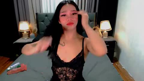 Snapshot of crytastal_lust1212 chatting on June 12, 9:19 am bea takashi online show from June 12, 9:19 am