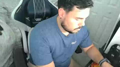 Snapshot of ctron787 chatting on April 27, 7:23 pm ctron787 online show from April 27, 7:23 pm