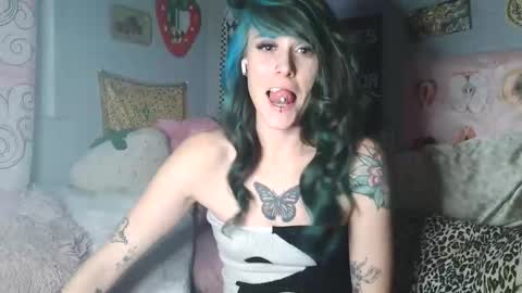 Snapshot of cu2sly chatting on January 10, 2:13 am online show from January 10, 2:13 am