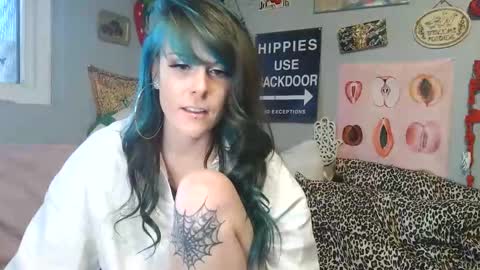 Snapshot of cu2sly chatting on January 10, 8:10 pm online show from January 10, 8:10 pm