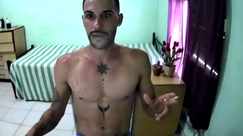 Snapshot of cubanhot2 chatting on June 29, 12:49 pm Cubanhot2 online show from June 29, 12:49 pm