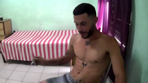 Snapshot of cubanhot2 chatting on July 7, 1:15 pm Cubanhot2 online show from July 7, 1:15 pm