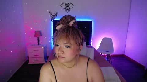 cuckoldlover69_ online show from December 1, 4:29 pm