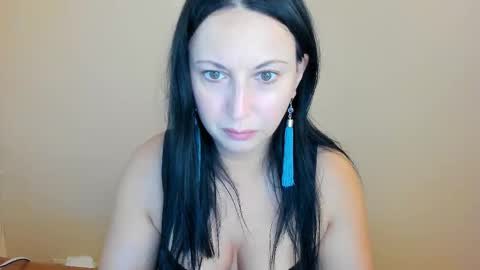 Snapshot of cuckqueenxxl chatting on September 12, 12:38 pm HELEN online show from September 12, 12:38 pm