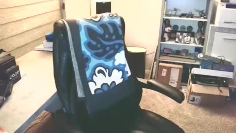 Snapshot of cucuforcocopuffs chatting on October 19, 4:02 am Yup... kinda old but Stop in and say hello online show from October 19, 4:02 am