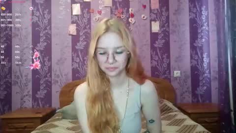 Snapshot of cucumber_kringe chatting on November 24, 7:08 am Sia online show from November 24, 7:08 am