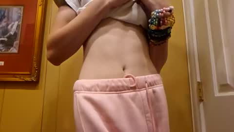 Snapshot of cuddleavenue chatting on September 20, 3:18 am cuddleavenue online show from September 20, 3:18 am