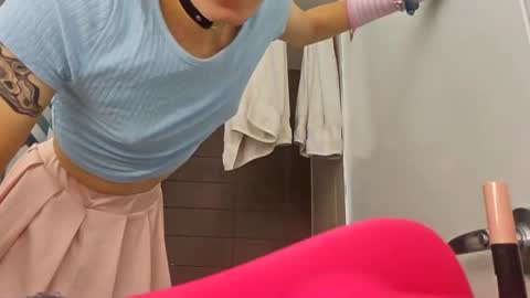 Snapshot of cuddleavenue chatting on September 28, 11:10 pm cuddleavenue online show from September 28, 11:10 pm