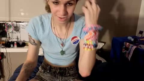 Snapshot of cuddleavenue chatting on November 5, 2:11 am cuddleavenue online show from November 5, 2:11 am