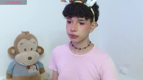 Cuddly online show from December 4, 8:28 pm