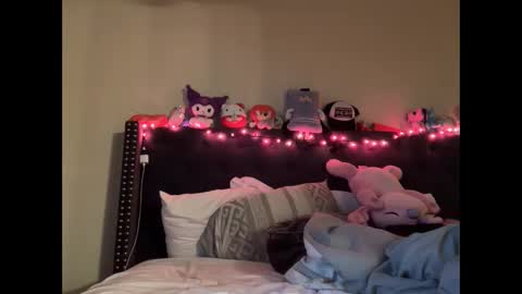 Snapshot of cum2charmxx chatting on September 25, 1:15 pm cum2charmxx online show from September 25, 1:15 pm