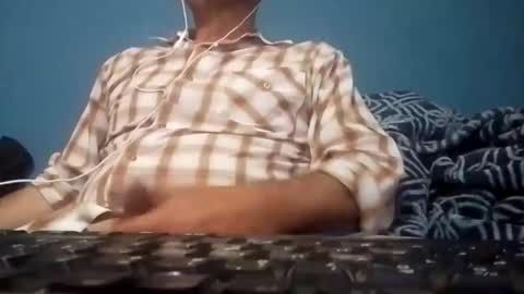 Snapshot of cumbian_chero chatting on May 31, 2:53 am cumbian_chero online show from May 31, 2:53 am