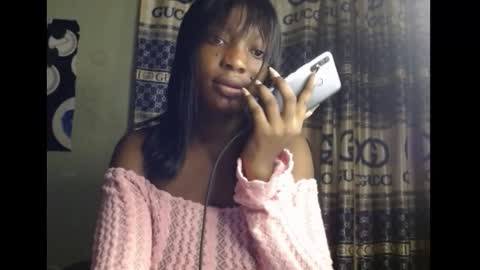 Snapshot of cumebony_petit chatting on October 5, 8:07 pm cumebony_petit online show from October 5, 8:07 pm