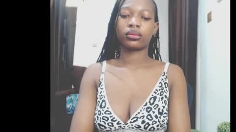 cumebony_petit online show from April 20, 7:11 am
