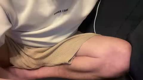 Snapshot of cumfar1985 chatting on November 20, 12:44 am Cumfar online show from November 20, 12:44 am