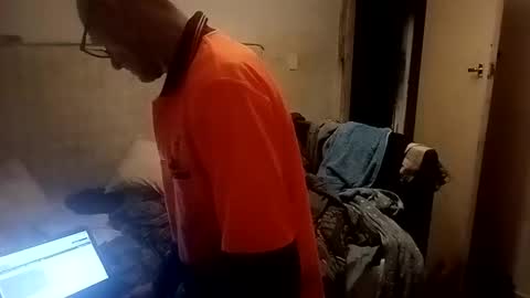 Snapshot of cumfunnery27 chatting on December 2, 11:01 am cumfunnery27 online show from December 2, 11:01 am