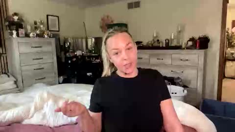 Snapshot of cumguzzlingskank chatting on May 19, 5:08 pm cumguzzlingskank online show from May 19, 5:08 pm