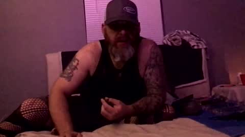 Snapshot of cummerforyouu chatting on December 24, 6:44 am Mike Smalls online show from December 24, 6:44 am