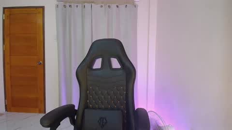 Snapshot of cummingyu chatting on January 15, 11:53 am cummingyu online show from January 15, 11:53 am