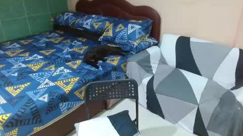 Leah Vergara online show from March 4, 5:32 am