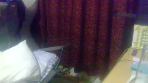 Snapshot of cumnridewa chatting on May 13, 10:17 pm cumtowa online show from May 13, 10:17 pm