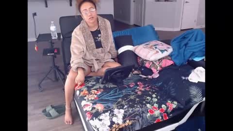 Nia Reese online show from April 16, 5:47 pm