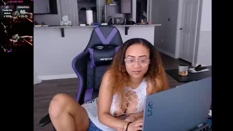 Snapshot of cumplzqueen chatting on July 11, 8:44 pm Nia Reese online show from July 11, 8:44 pm