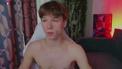 Snapshot of cumte_boy chatting on July 16, 1:11 am cumte_boy online show from July 16, 1:11 am