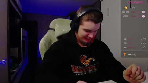 Snapshot of cumzan_ chatting on December 4, 10:30 pm Tarzan online show from December 4, 10:30 pm