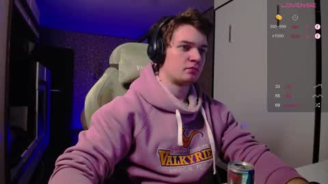 Snapshot of cumzan_ chatting on February 12, 9:11 pm Tarzan online show from February 12, 9:11 pm